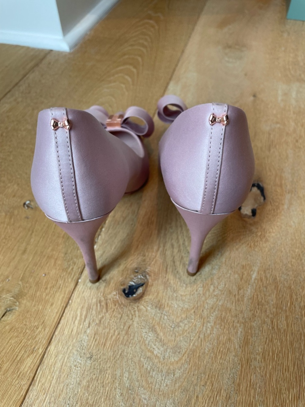Ted Baker Blush Pink Satin Bow Pointed Toe Heels - Picture 6 of 9